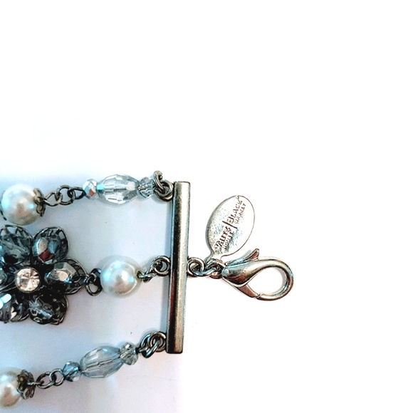 White House Black Market Faux Pearl Rhinestone and Silver Tone Bracelet Like New - Picture 3 of 4